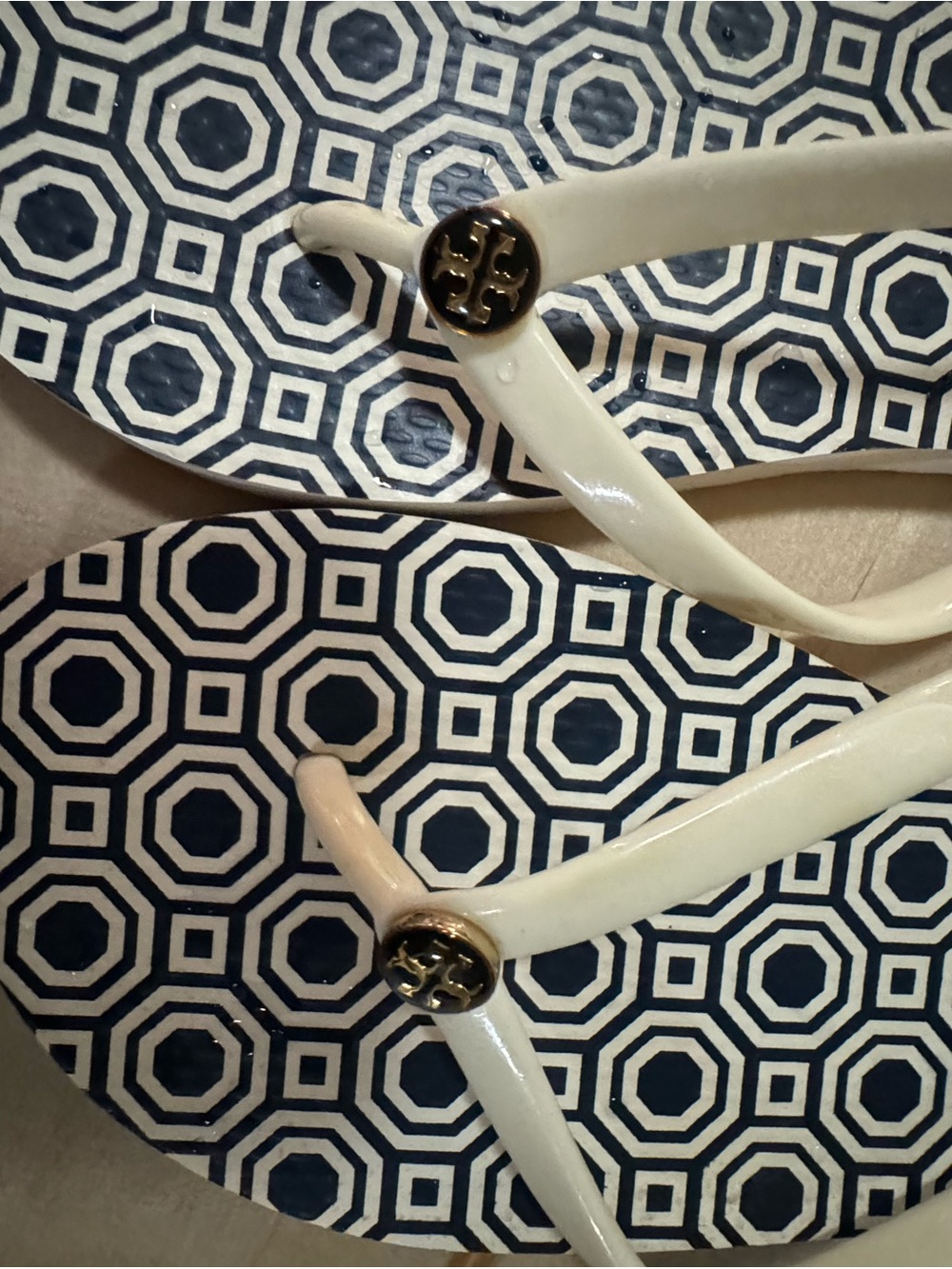 Tory Burch Navy & Cream Geometric Flip Flops - Picture 5 of 6